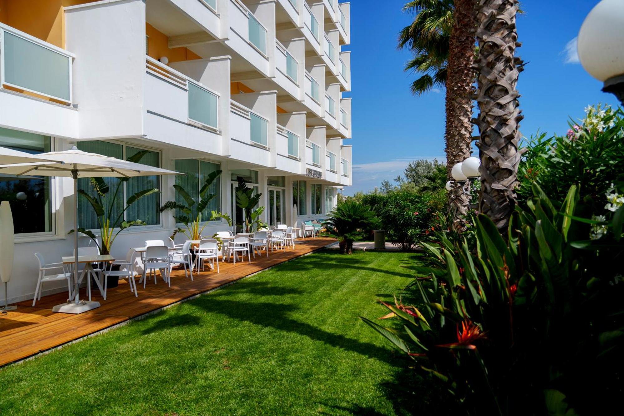 Hotel Belvedere Martinsicuro Eksteriør billede