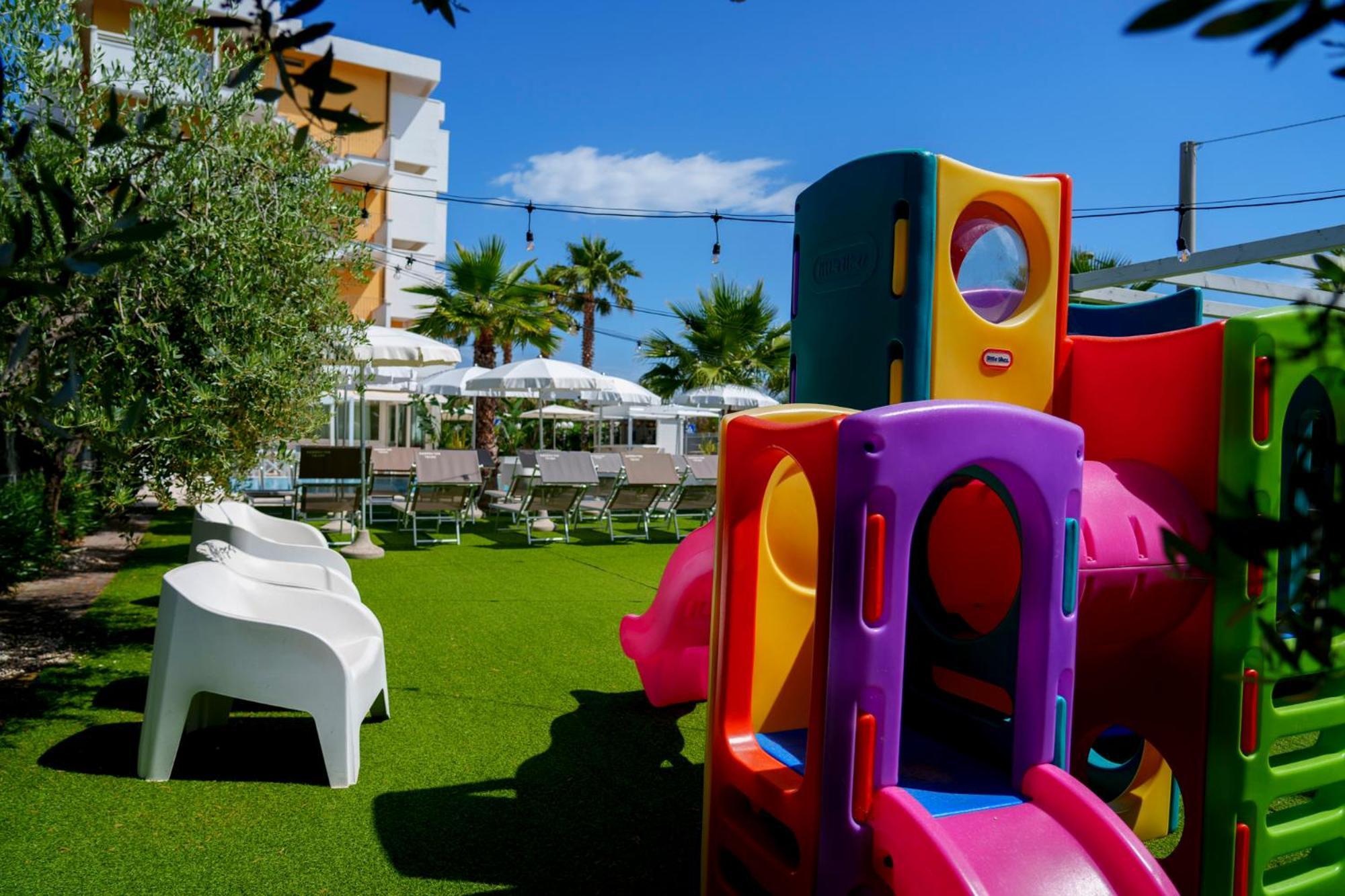 Hotel Belvedere Martinsicuro Eksteriør billede